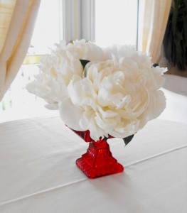 white peony candy dish centerpiece 2