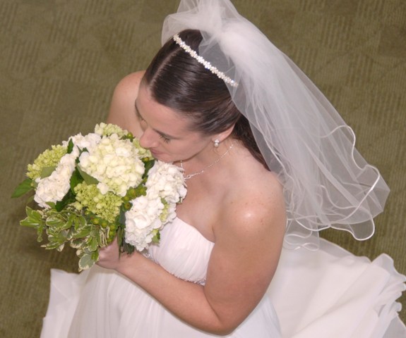 katie veil and flowers