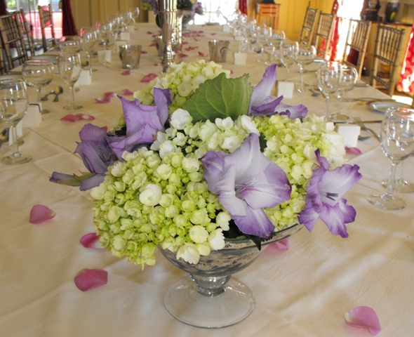 glad and hydrangea centerpiece