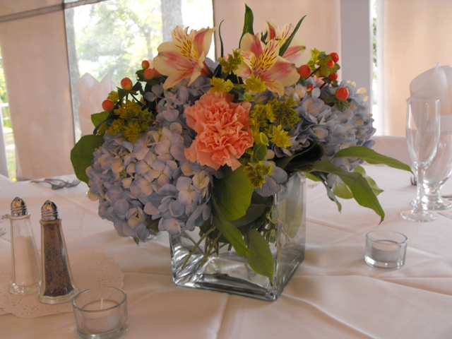 peach and blue lovely centerpiece 2
