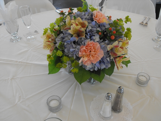 peach and blue lovely centerpiece 3