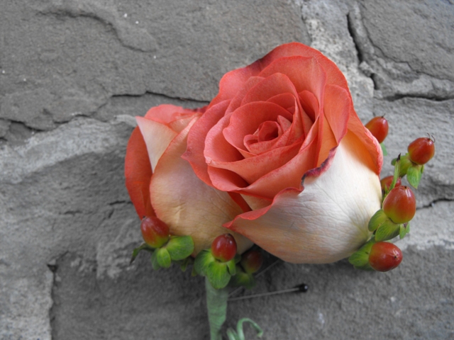 Leonidas Rose boutonnieres